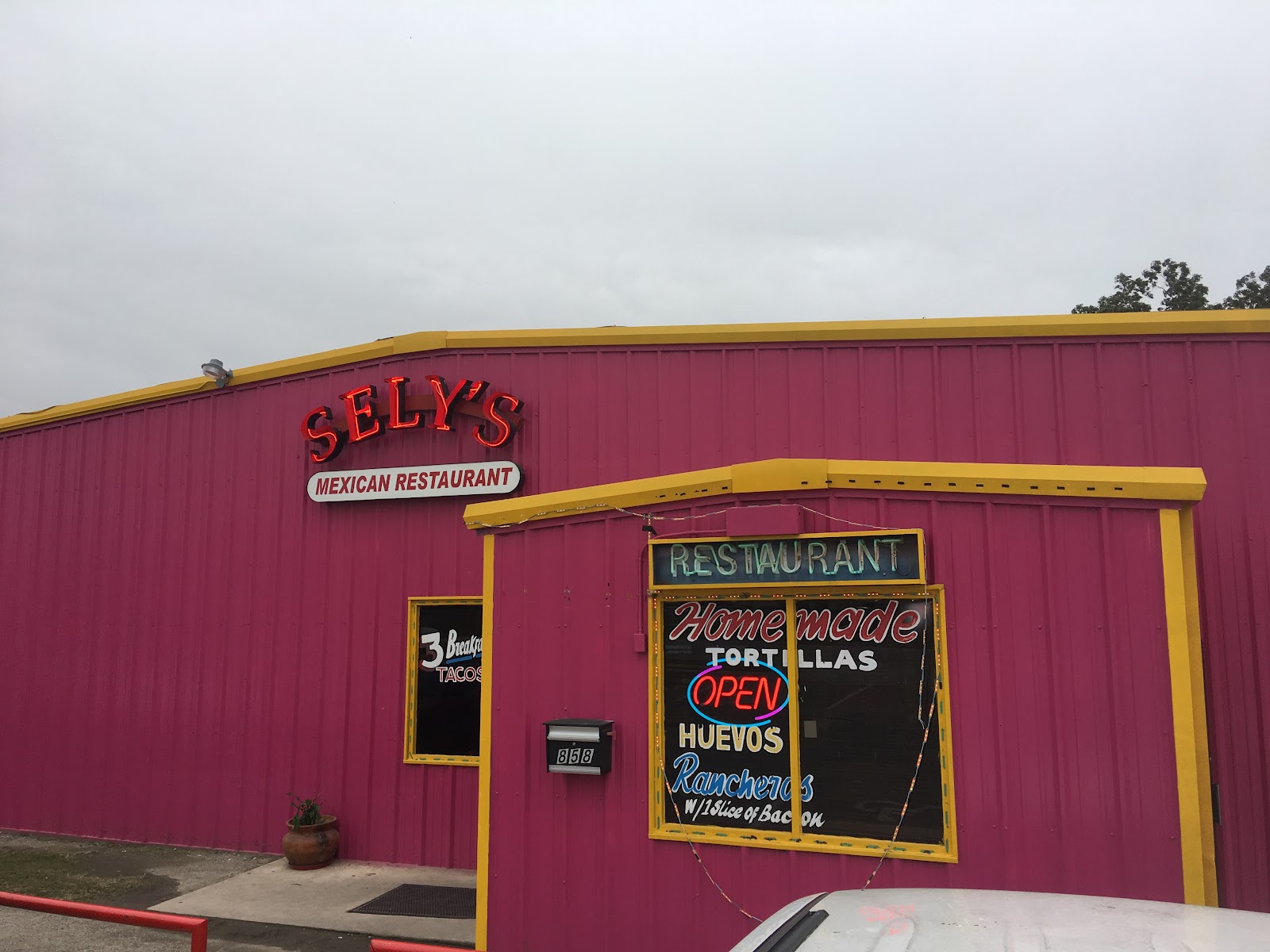 Sely's Mexican Restaurant photo 1